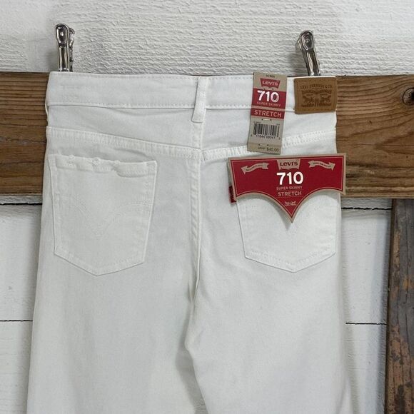 $69 Levi’s710 White Distressed SuperSkinny Jeans NWT - Picture 8 of 8